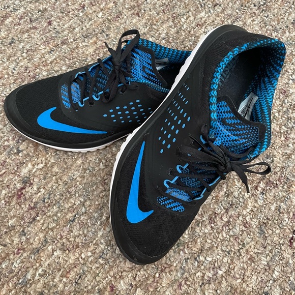 Men’s Nike Shoes - Picture 5 of 5